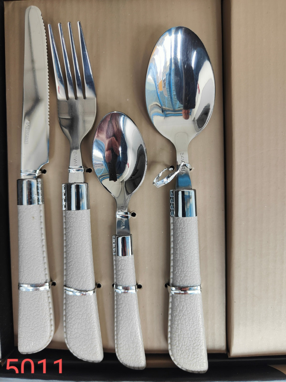 BAVARIA SET POSATE 24PZ TORTORA CON MANICO IN PLASTICA