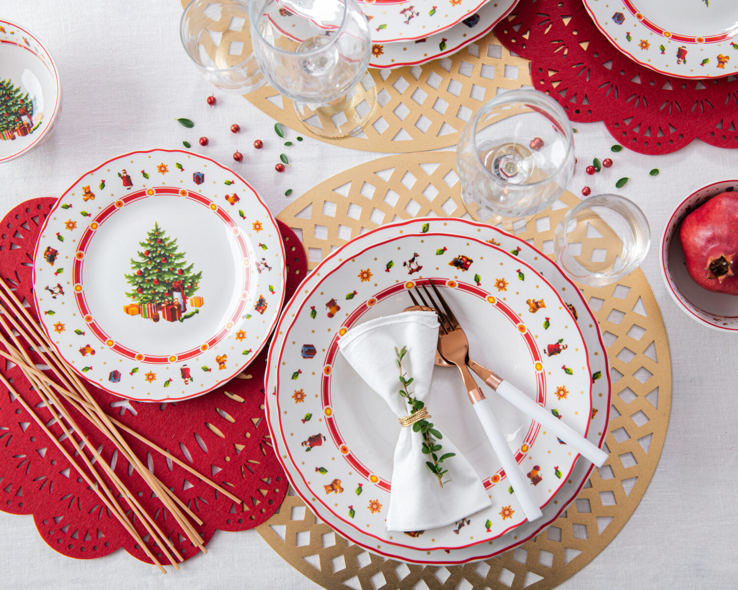 ARCA SERVIZIO PIATTI 18PZ NATALE ALBERO