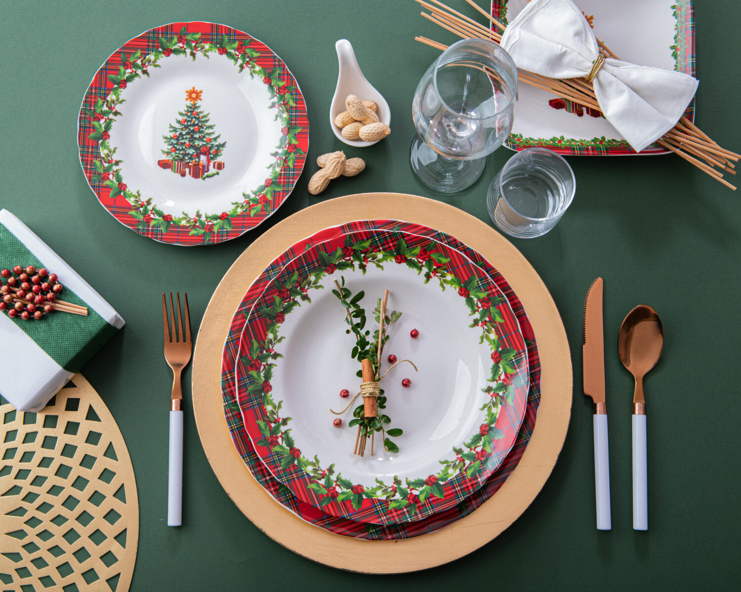 ARCA SERVIZIO PIATTI 18PZ NATALE SCOZZES