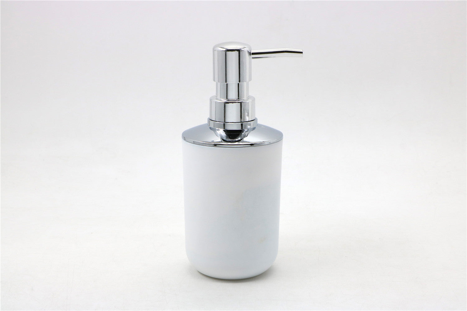 MMZ DISPENSER SAPONE PLASTICA BIANCO DM.7,5XH.18