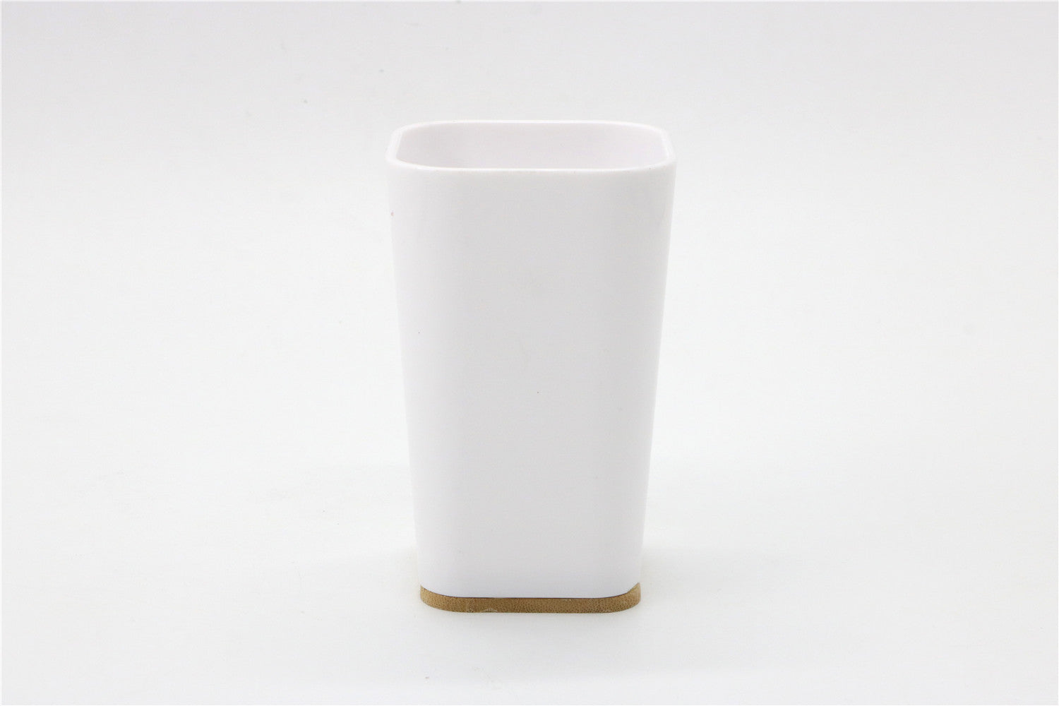 MMZ PORTASPAZZOLINO PLASTICA BIANCO E BAMBOO DM.7,5XH.11,5