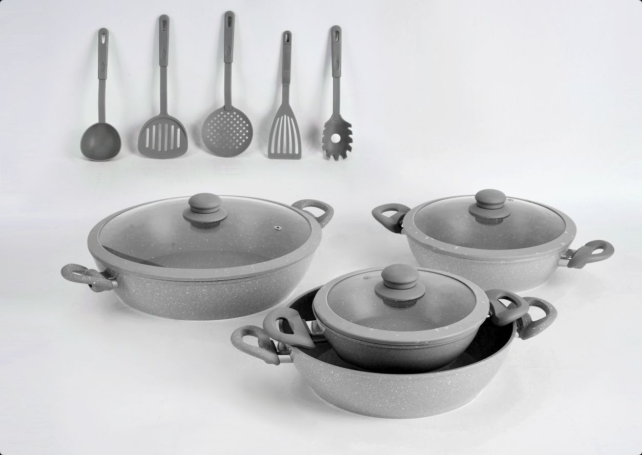 HOME BAVARIA SET TEGAMI 13PZ GRIGI 20/24/28/32CM CON COPERCHI IN VETRO E MESTOLI
