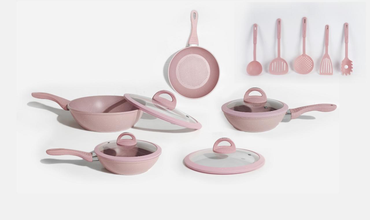 HOME BAVARIA SET PADELLE 13PZ ROSA 20/24/28/32CM CON COPERCHI IN VETRO E MESTOLI