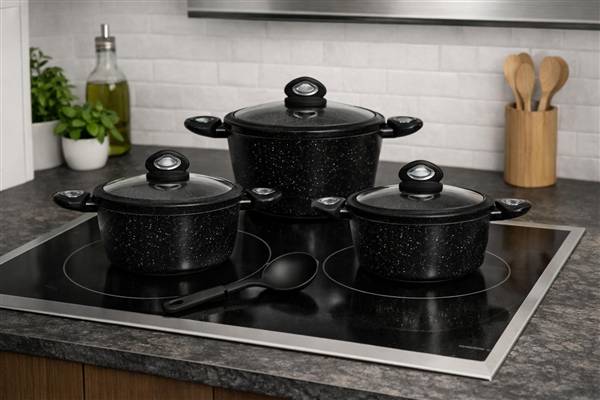 HOME BAVARIA SET CASSERUOLE 7PZ NERE 20/24/28CM CON COPERCHI IN VETRO E MESTOLO