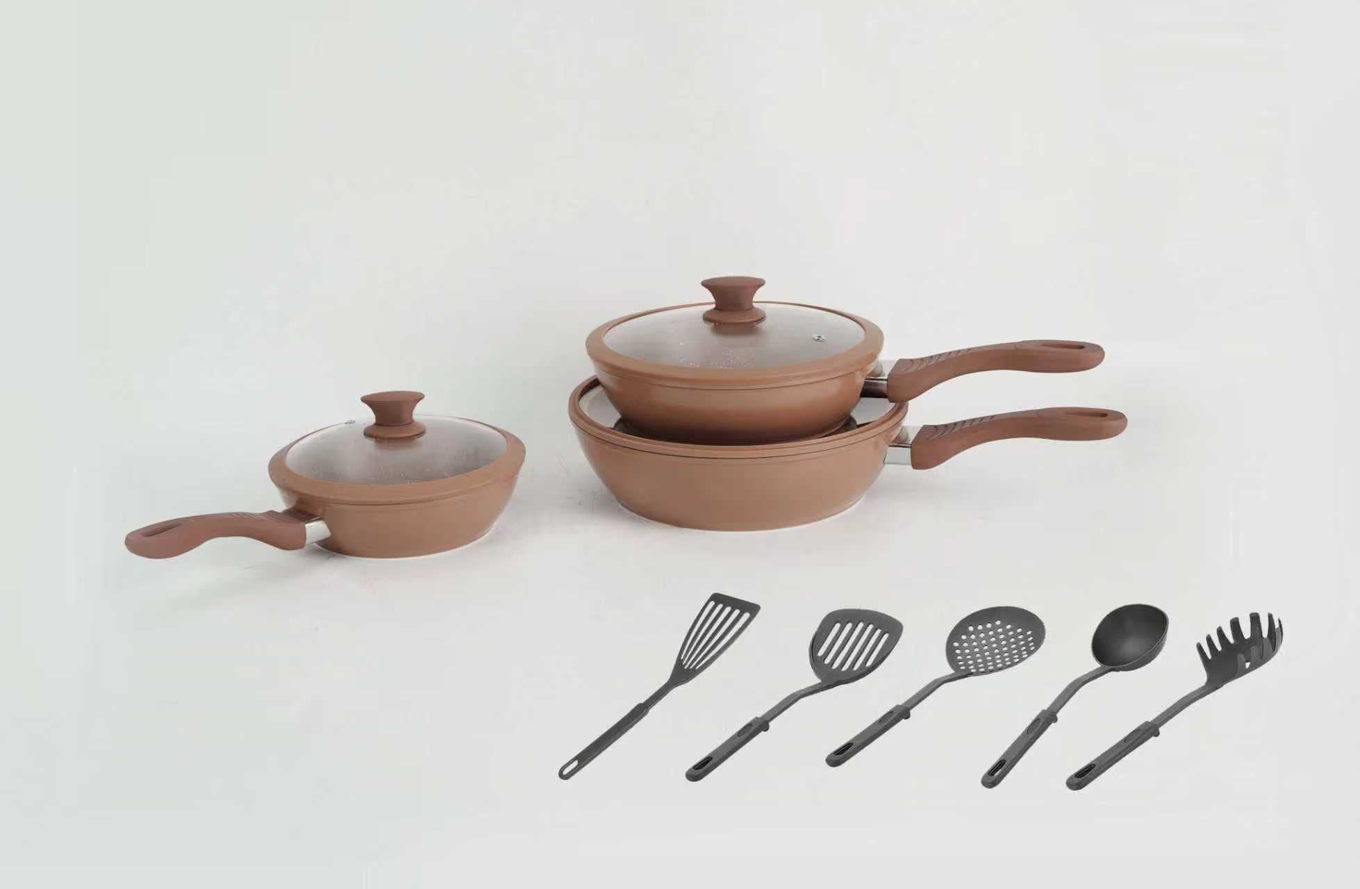 HOME BAVARIA BATTERIA 11PZ RAME ADATTE ALL'INDUZIONE + 5 MESTOLO NYLON