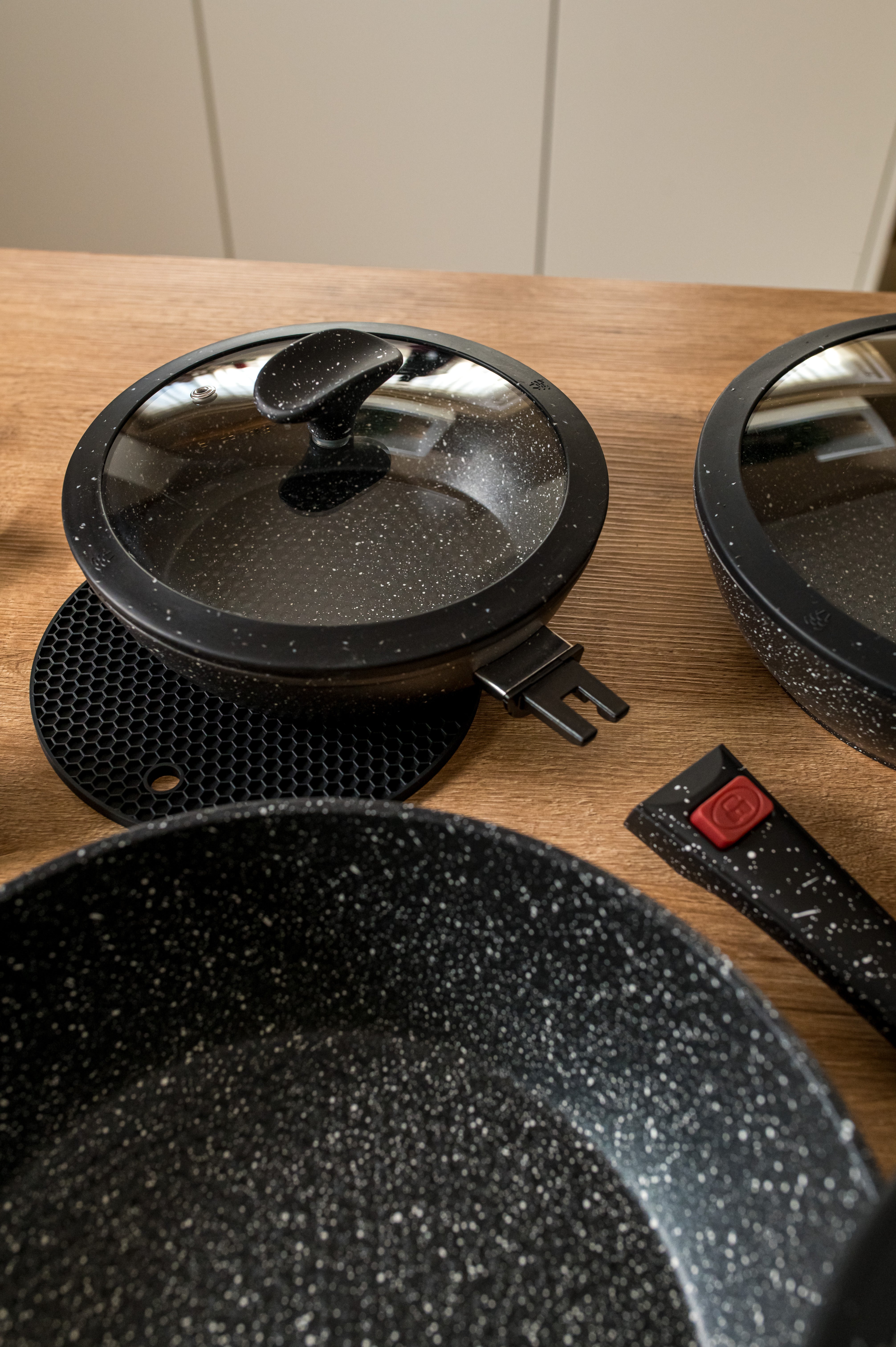 BAVARIA BATTERIA 7PZ NERA INDUZIONE ADATTA SU TUTTI PIANI DI COTTURA