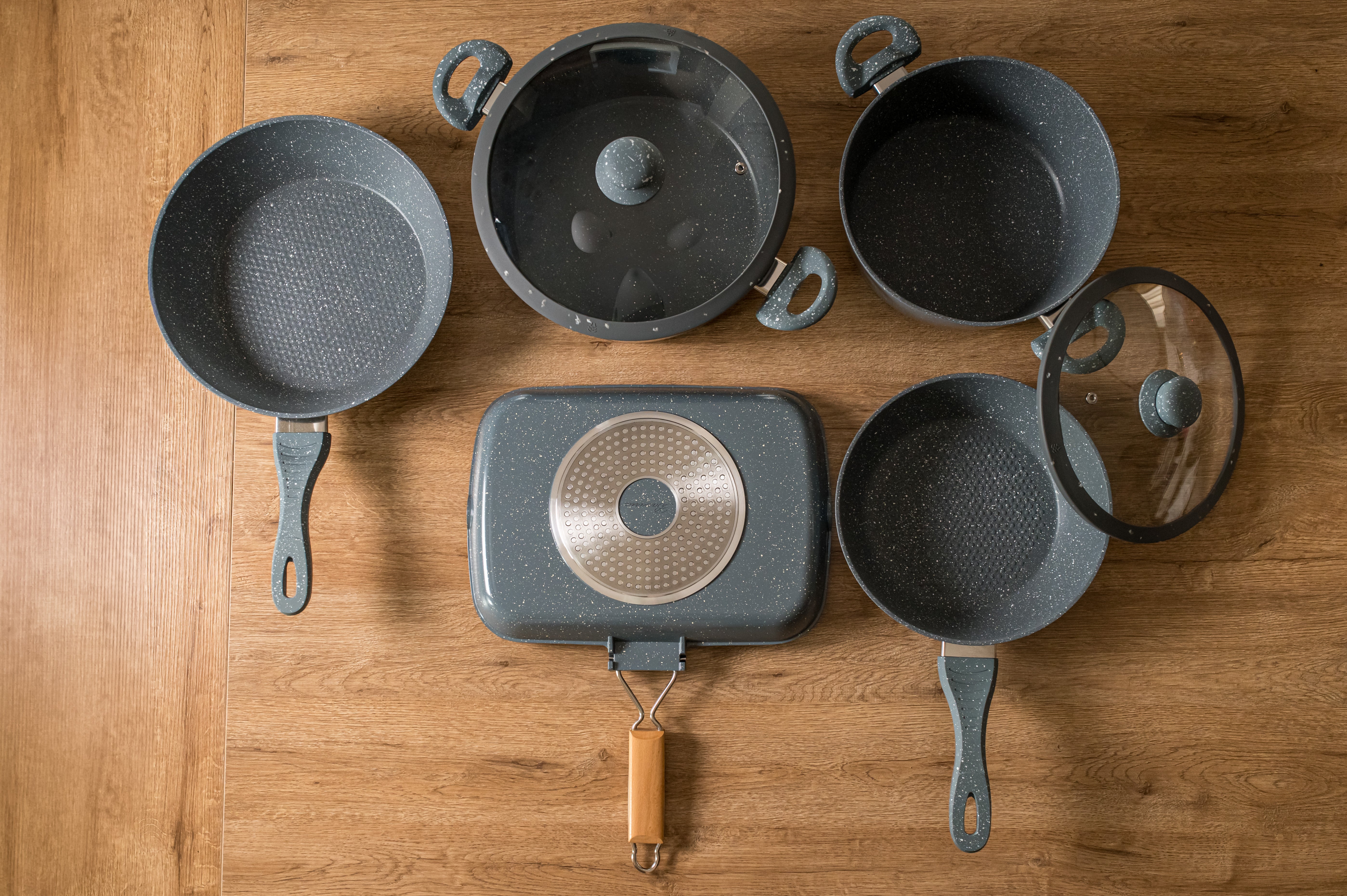 BAVARIA BATTERIA 7PZ GRIGIA INDUZIONE ADATTA SU TUTTI PIANI DI COTTURA