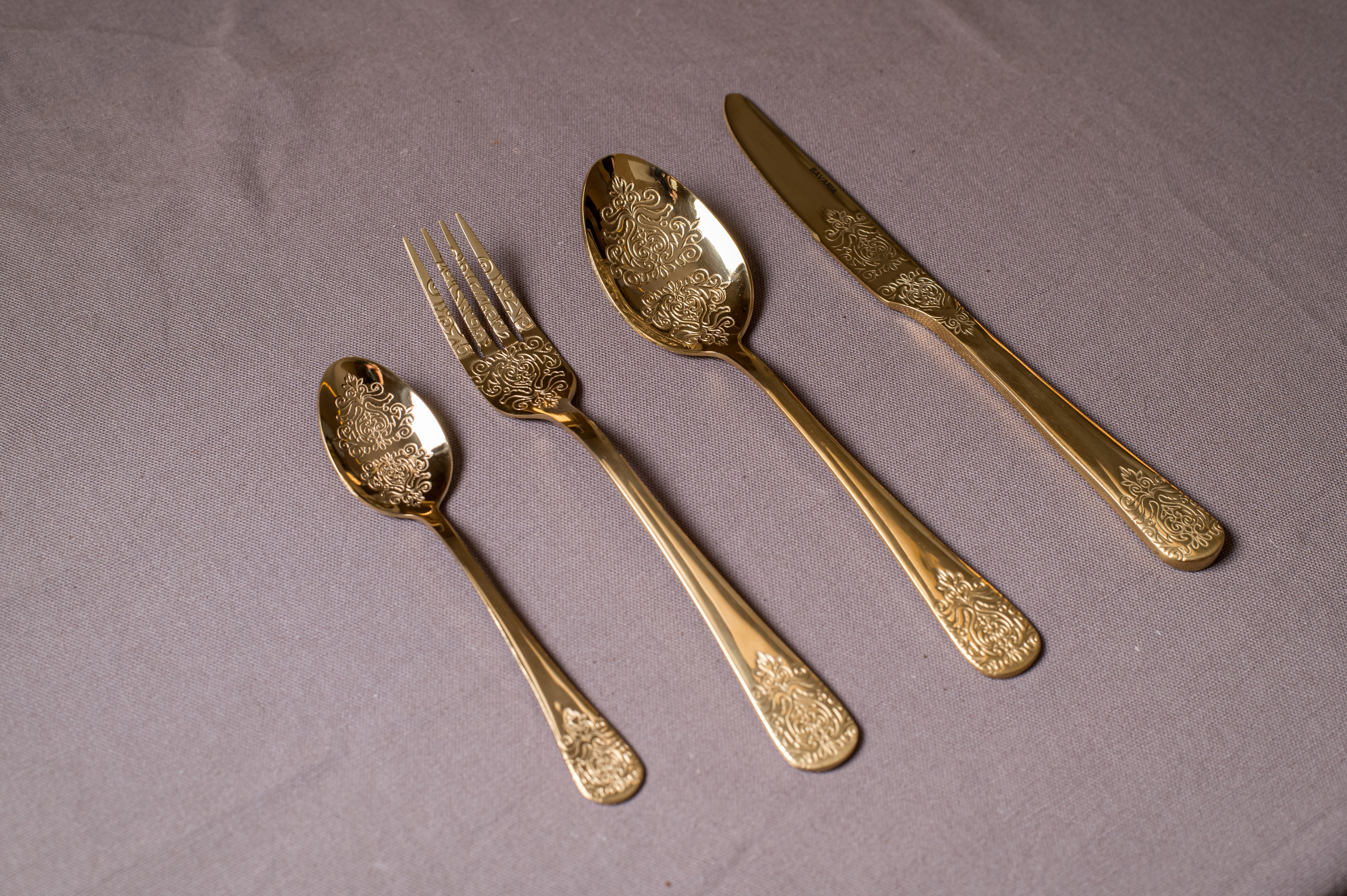 BAVARIA SET POSATE 24PZ ORO ART.3358